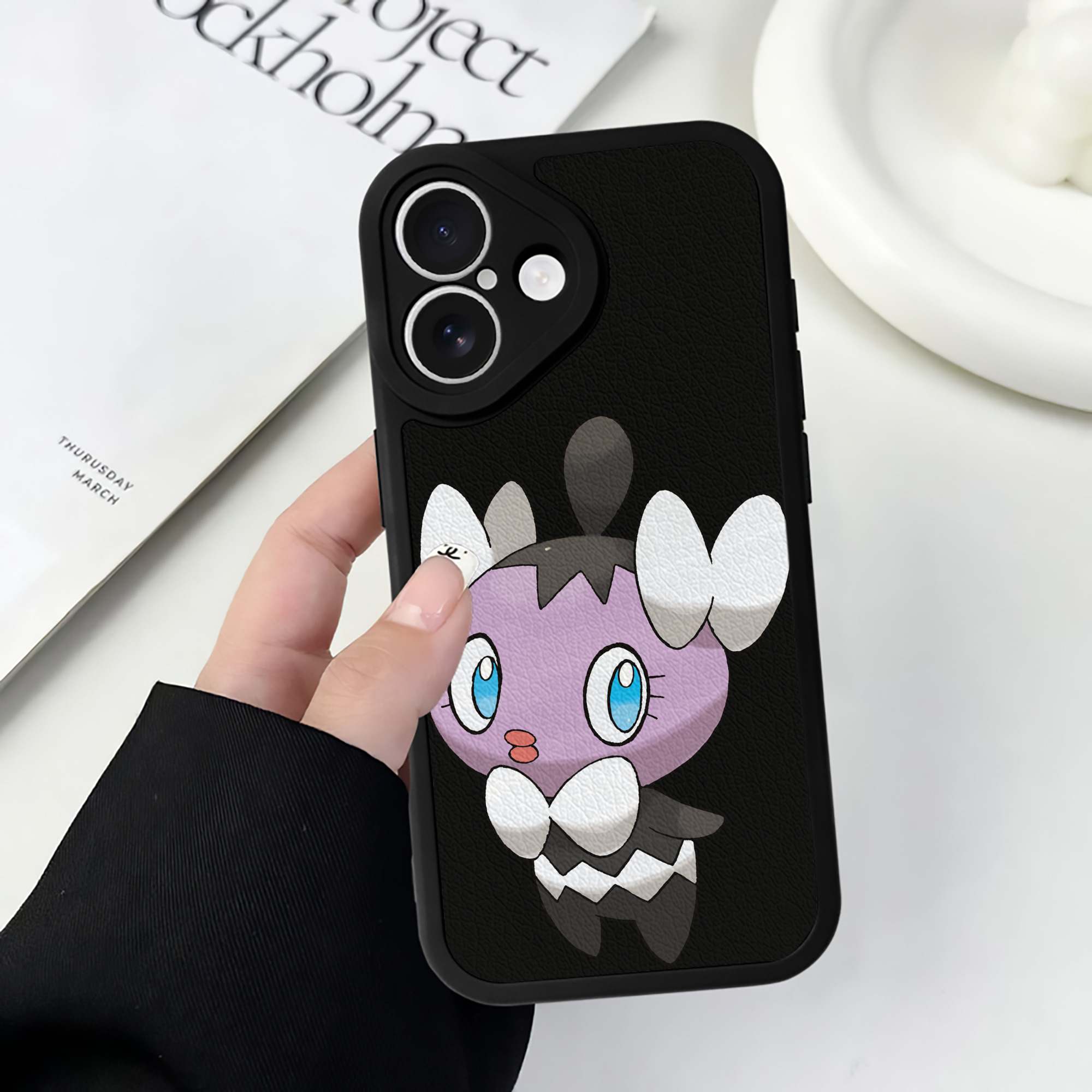 （画像用） ポケットモンスター Pokémon 【iPhone 16シリーズ対応】シリコンスマホケース（レザー調） 材質：シリコン